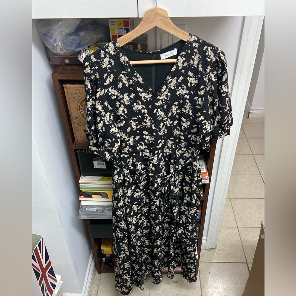 Mulvan Floral Black and White Dress